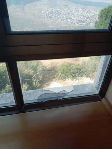 החלפת שמשה של חלון